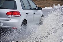 Im Winter am meisten gefürchtet: Aquaplaning auf Schneematsch. Foto: Nokian Tyres/Auto-Reporter.NET